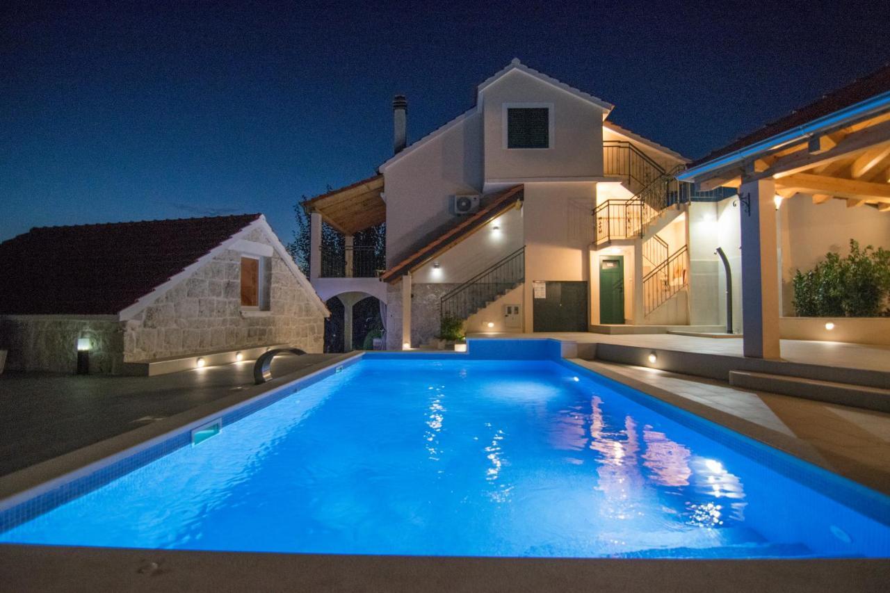 Villa Milena With Heated Pool And Jacuzzi Kostanje Luaran gambar