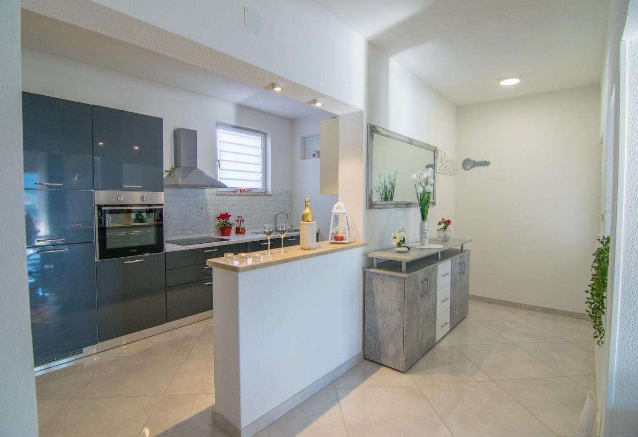 Villa Milena With Heated Pool And Jacuzzi Kostanje Luaran gambar