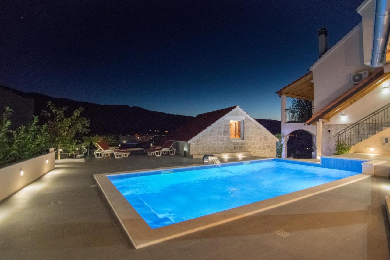 Villa Milena With Heated Pool And Jacuzzi Kostanje Luaran gambar