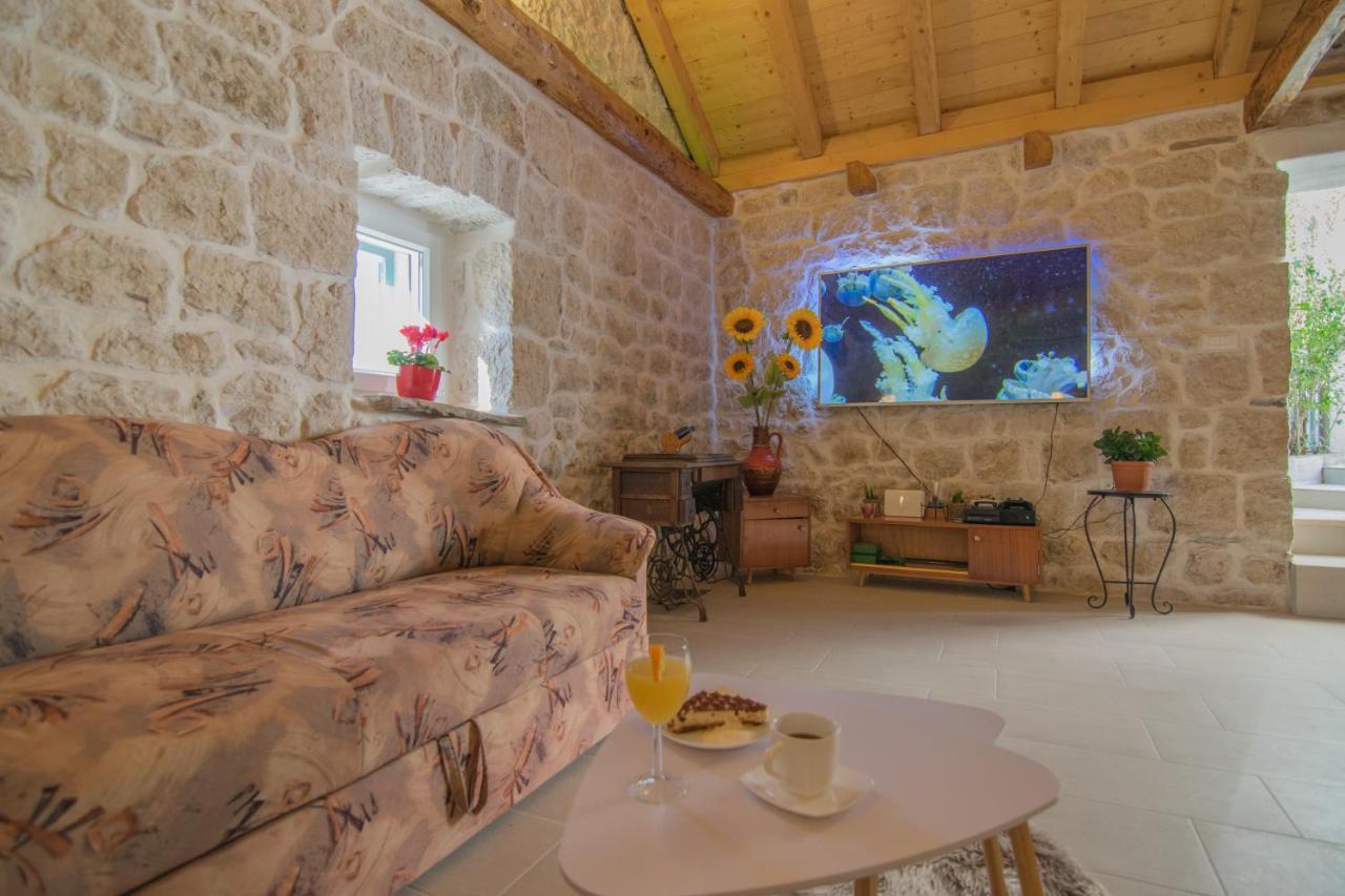 Villa Milena With Heated Pool And Jacuzzi Kostanje Luaran gambar