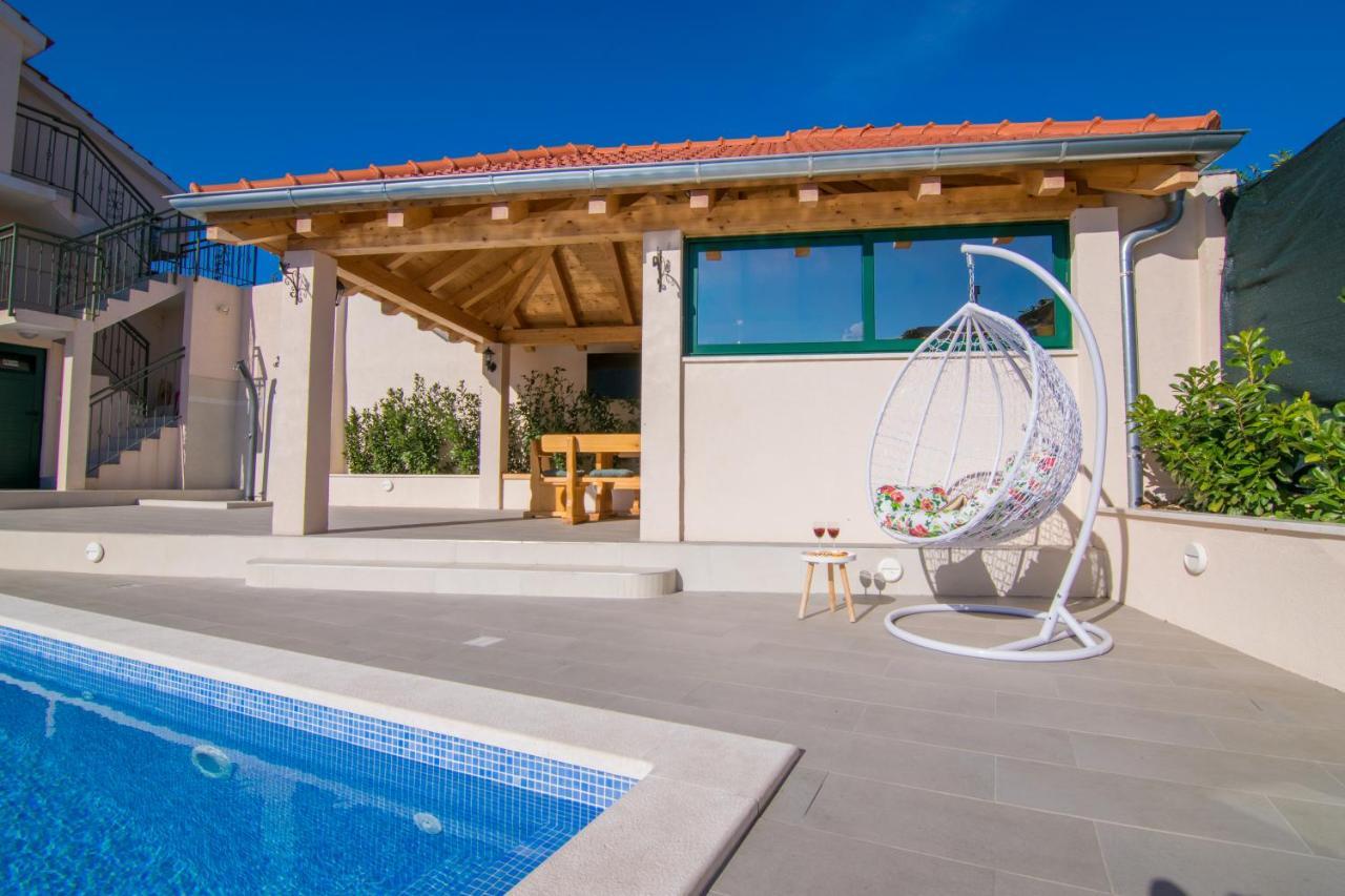 Villa Milena With Heated Pool And Jacuzzi Kostanje Luaran gambar